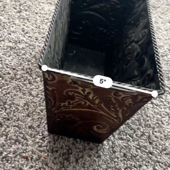 Excellent condition!! Decorative metal box - Picture 7 of 7